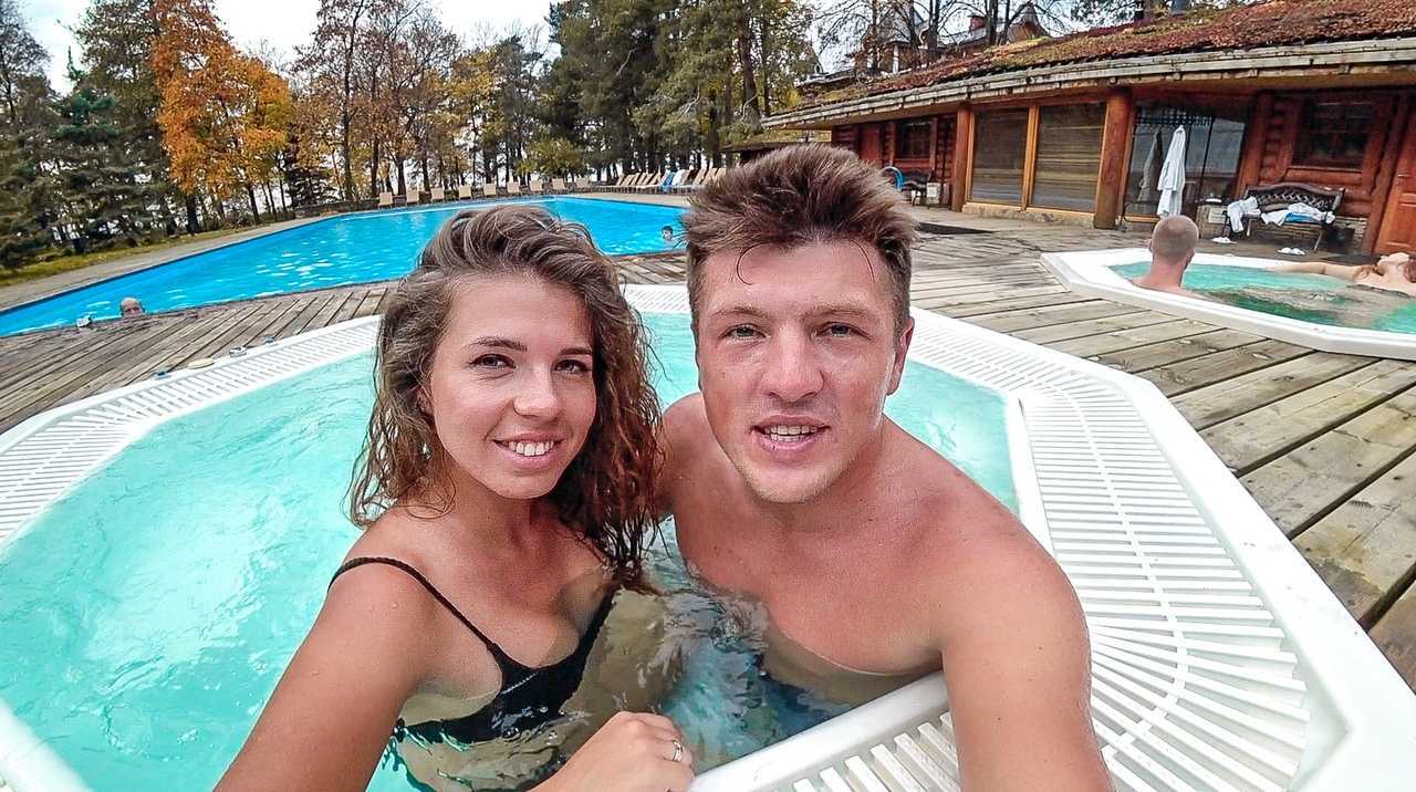 Биография и личная жизнь виталика и лизы из своим ходом, интересные факты