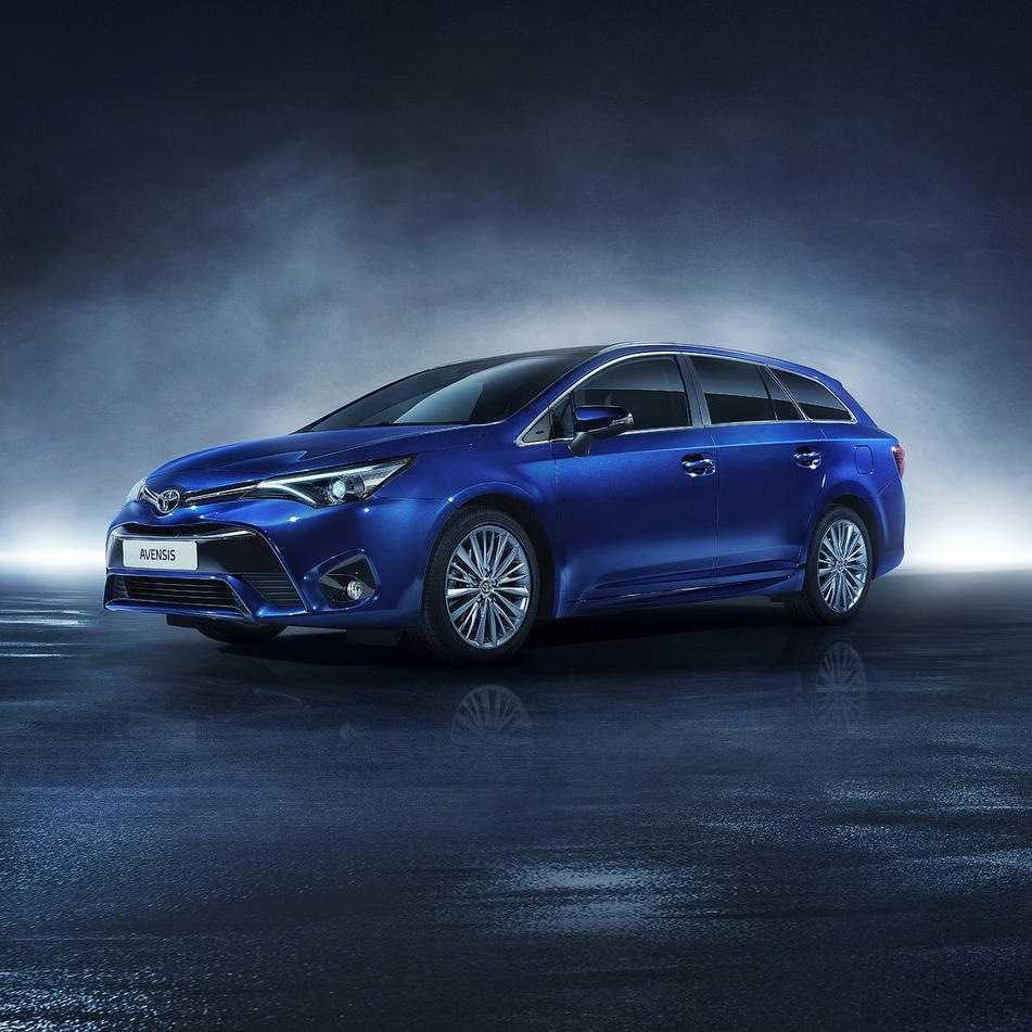 Toyota Avensis 2021 универсал