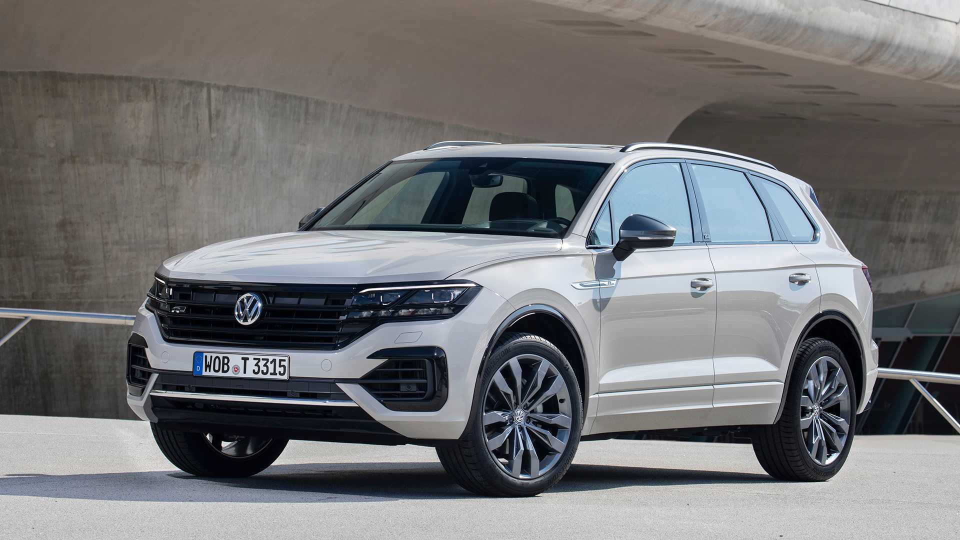 Какой автомобиль лучше: volkswagen tiguan или volkswagen touareg