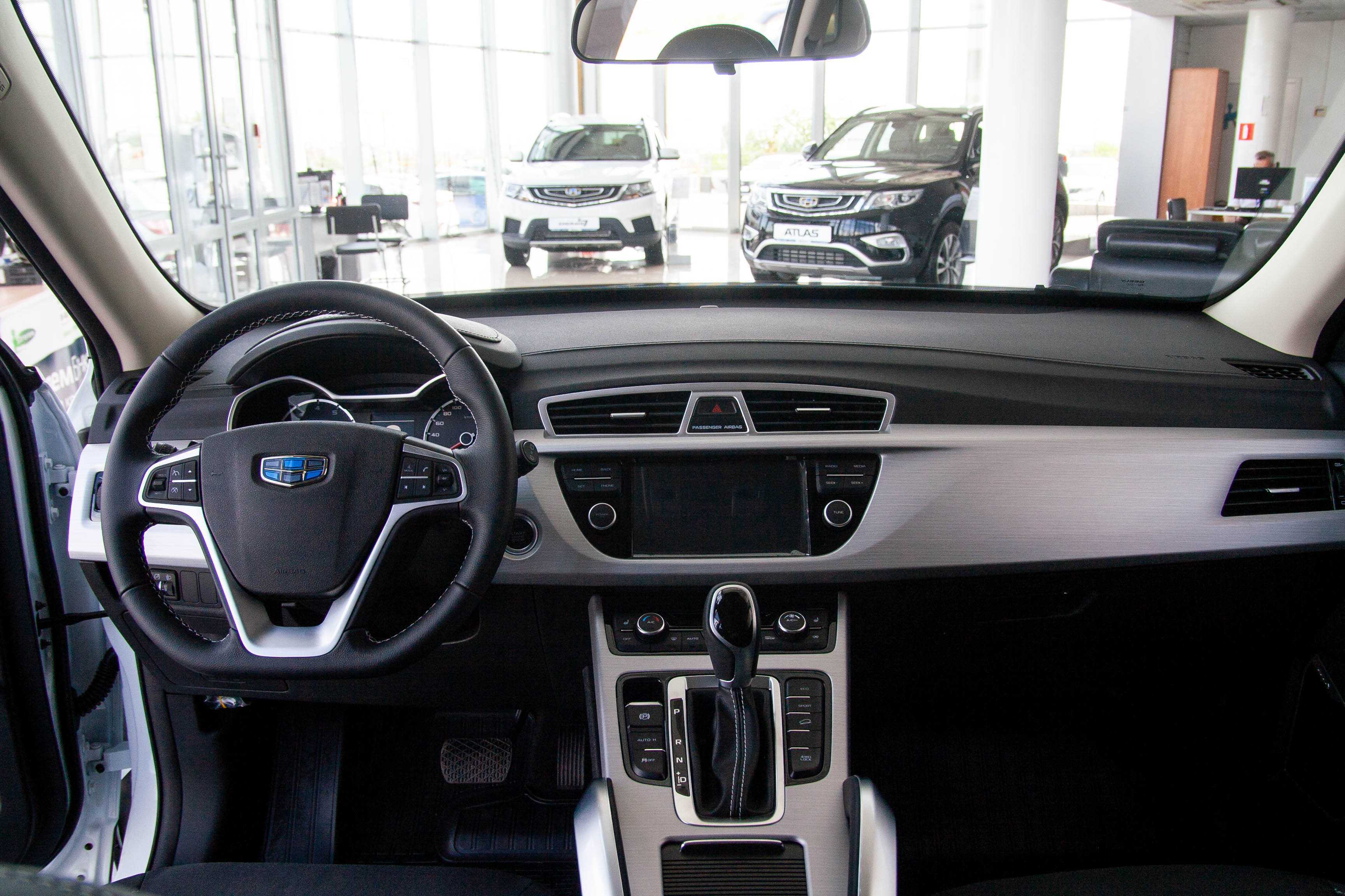 Премьерный geely atlas превосходит многие европейские кроссоверы: взгляд снаружи и изнутри