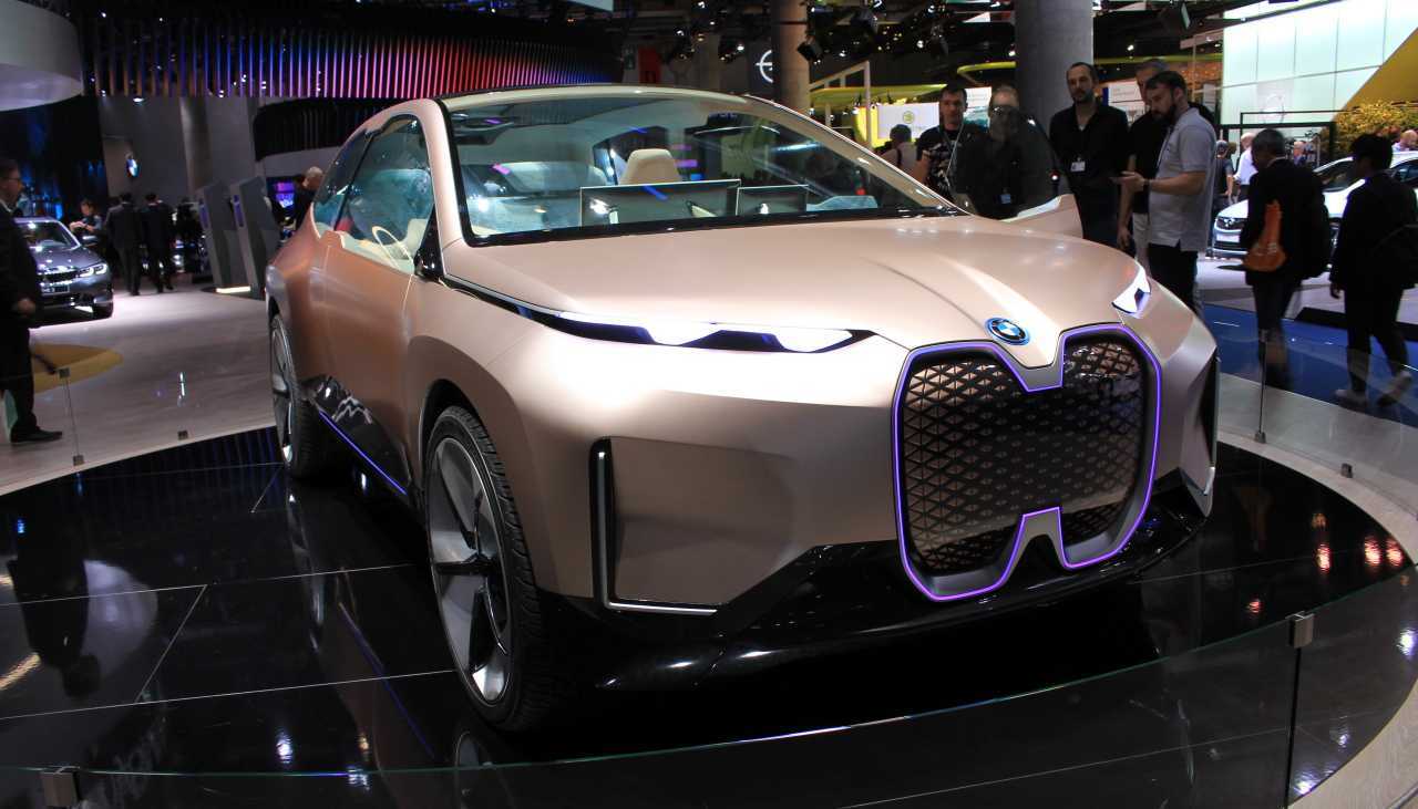 Продажи новых автомобилей в рф рухнули в 2022-м: есть ли свет в конце тоннеля?