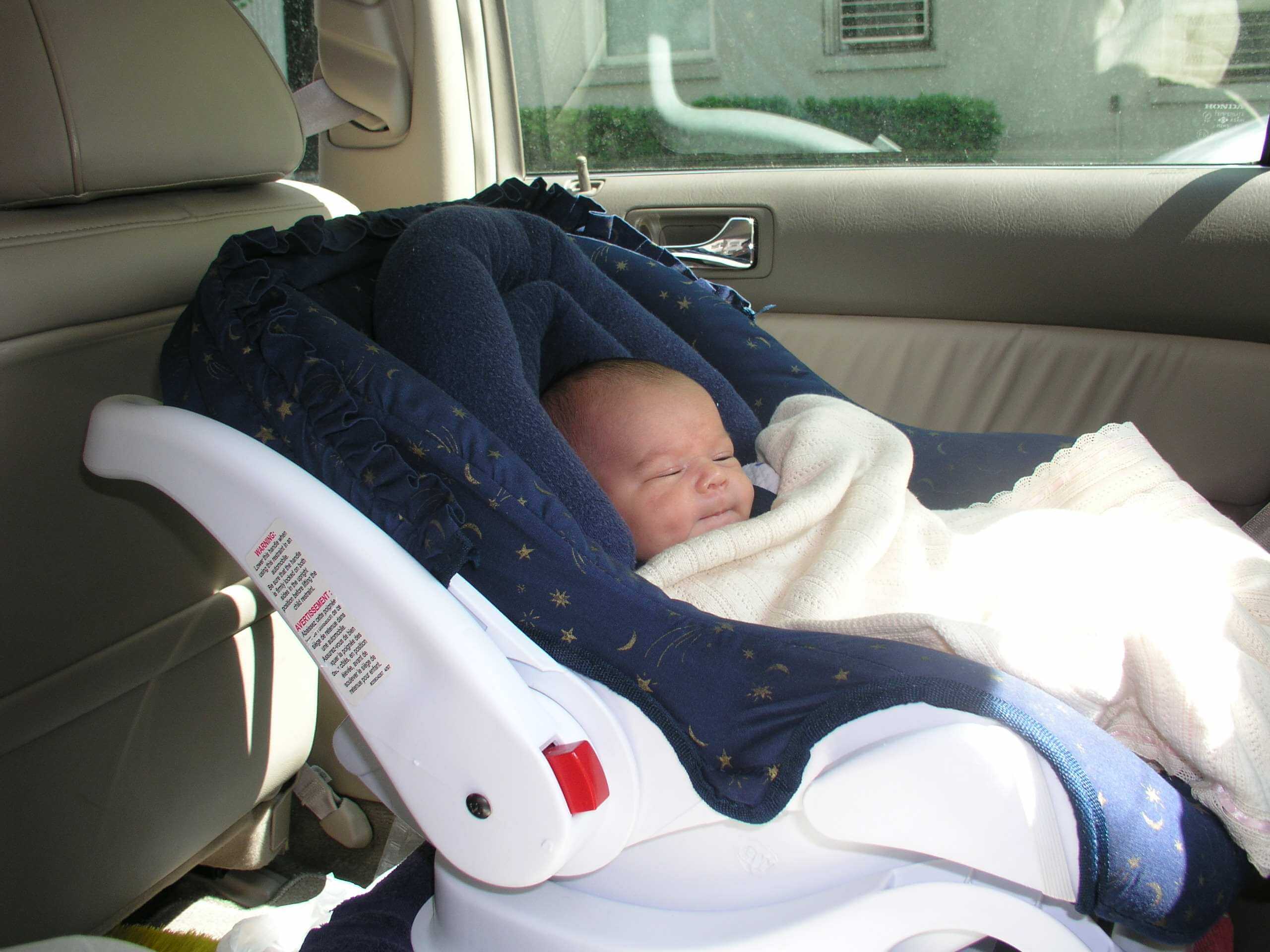 Перевоз новорожденных в автомобиле