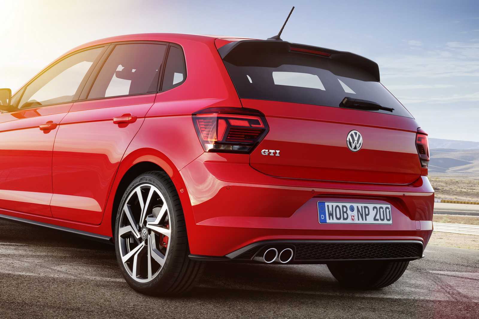 Главные плюсы и минусы обновлённого vw polo 6-го поколения из россии