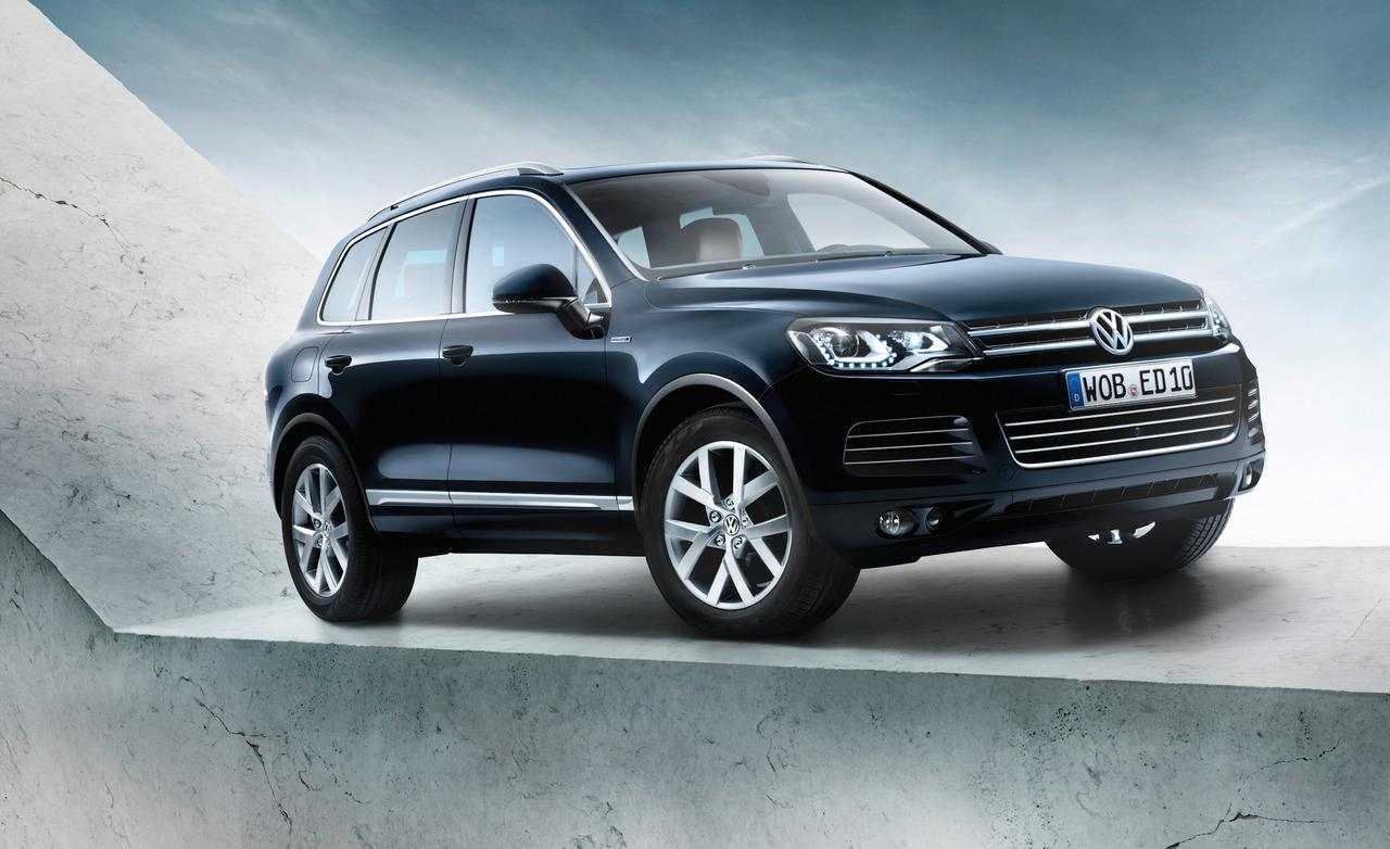 Volkswagen touareg: поколения, кузова по годам, история модели и года выпуска, рестайлинг, характеристики, габариты, фото - carsweek