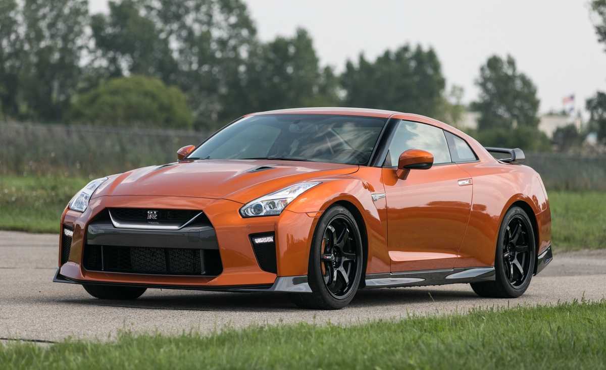 Nissan GTR Orange