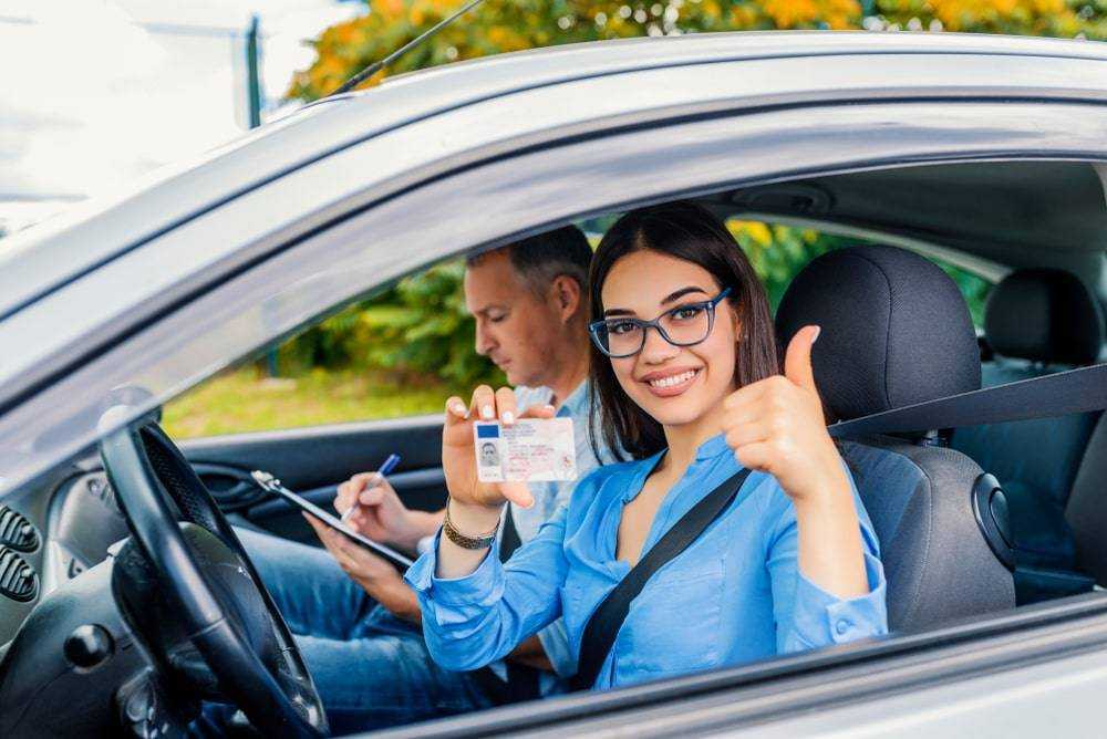 Женщины водители - мифы и реальность (водительское мастерство женщин, безопасность за рулем, страховые коэффициенты) - разрулимс!