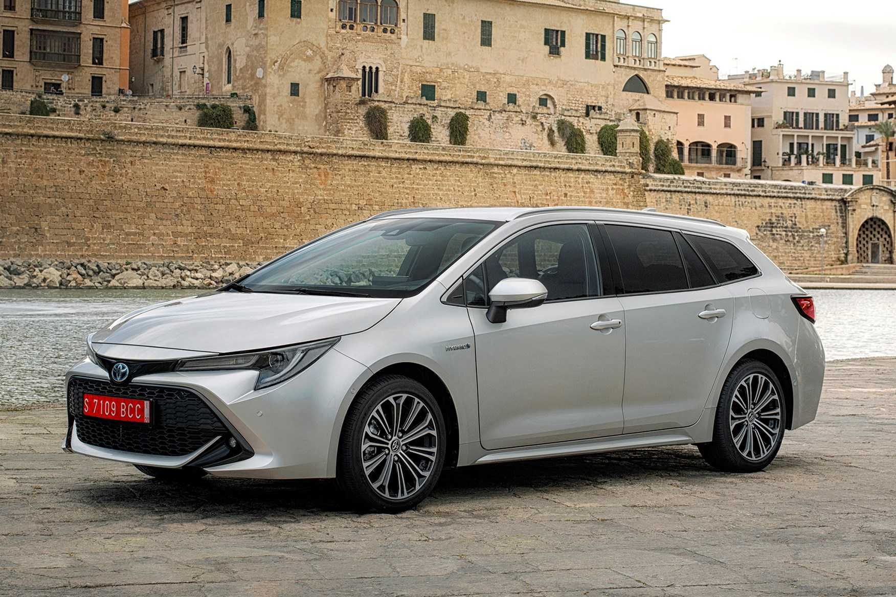 Топ 5: toyota hybrid - alphard, fielder, auris, highlander, avalon