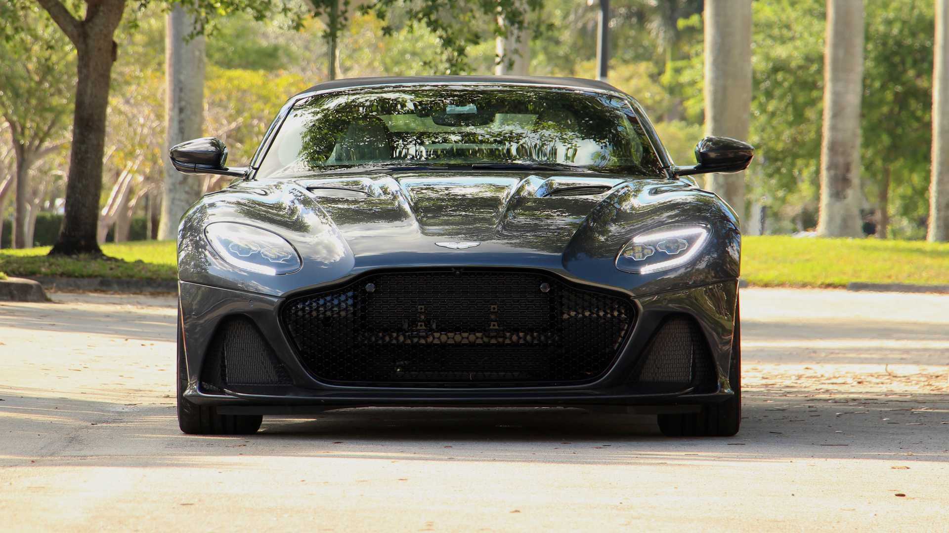 Aston martin представил свой быстрейший кабриолет dbs superleggera volante с v12 под капотом
