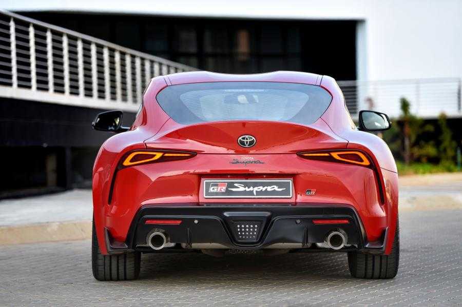 Toyota Supra 2020 сзади