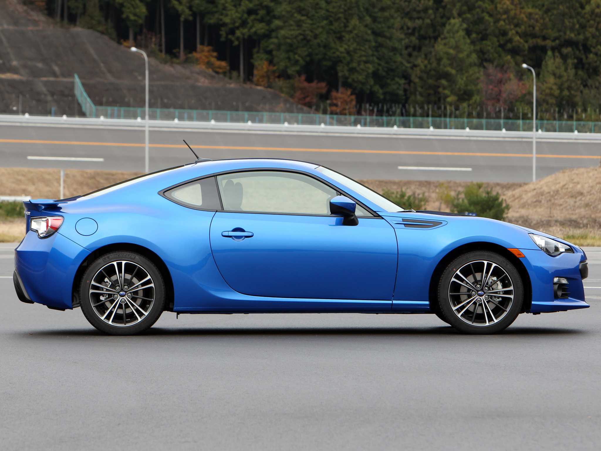 Subaru brz: поколения, кузова по годам, история модели и года выпуска, рестайлинг, характеристики, габариты, фото - carsweek