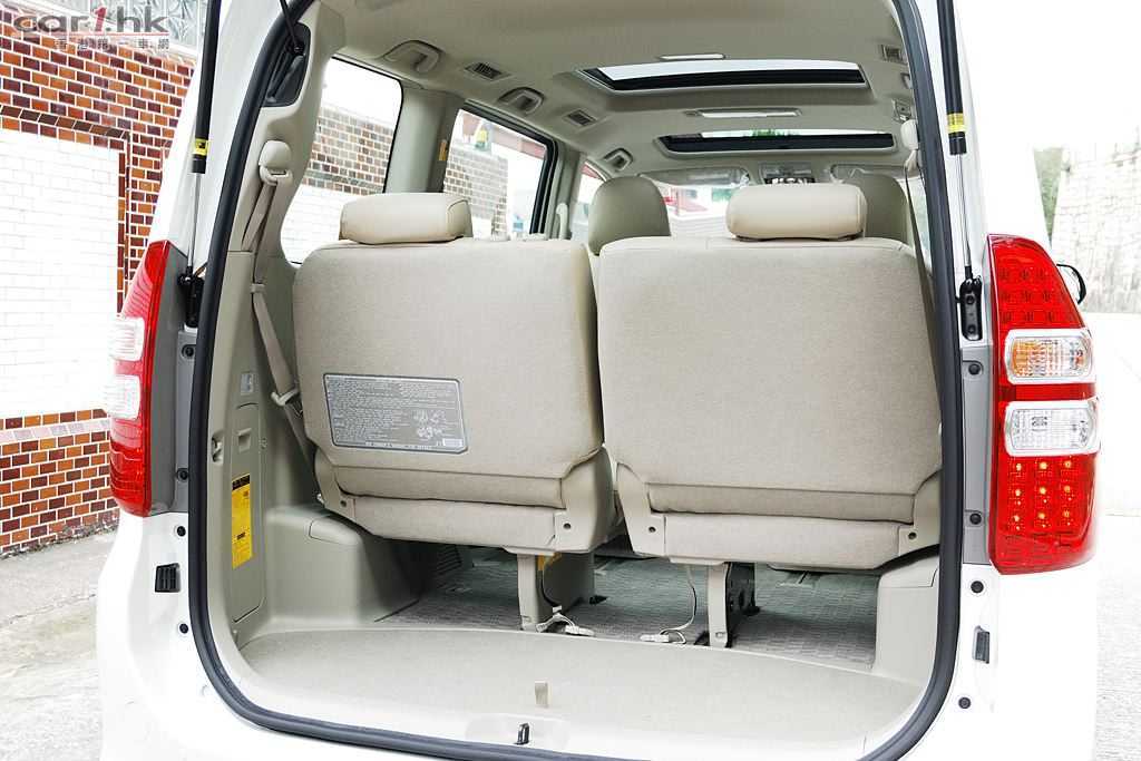 Минивэны toyota noah и voxy нового поколения: теперь дуэт вместо трио