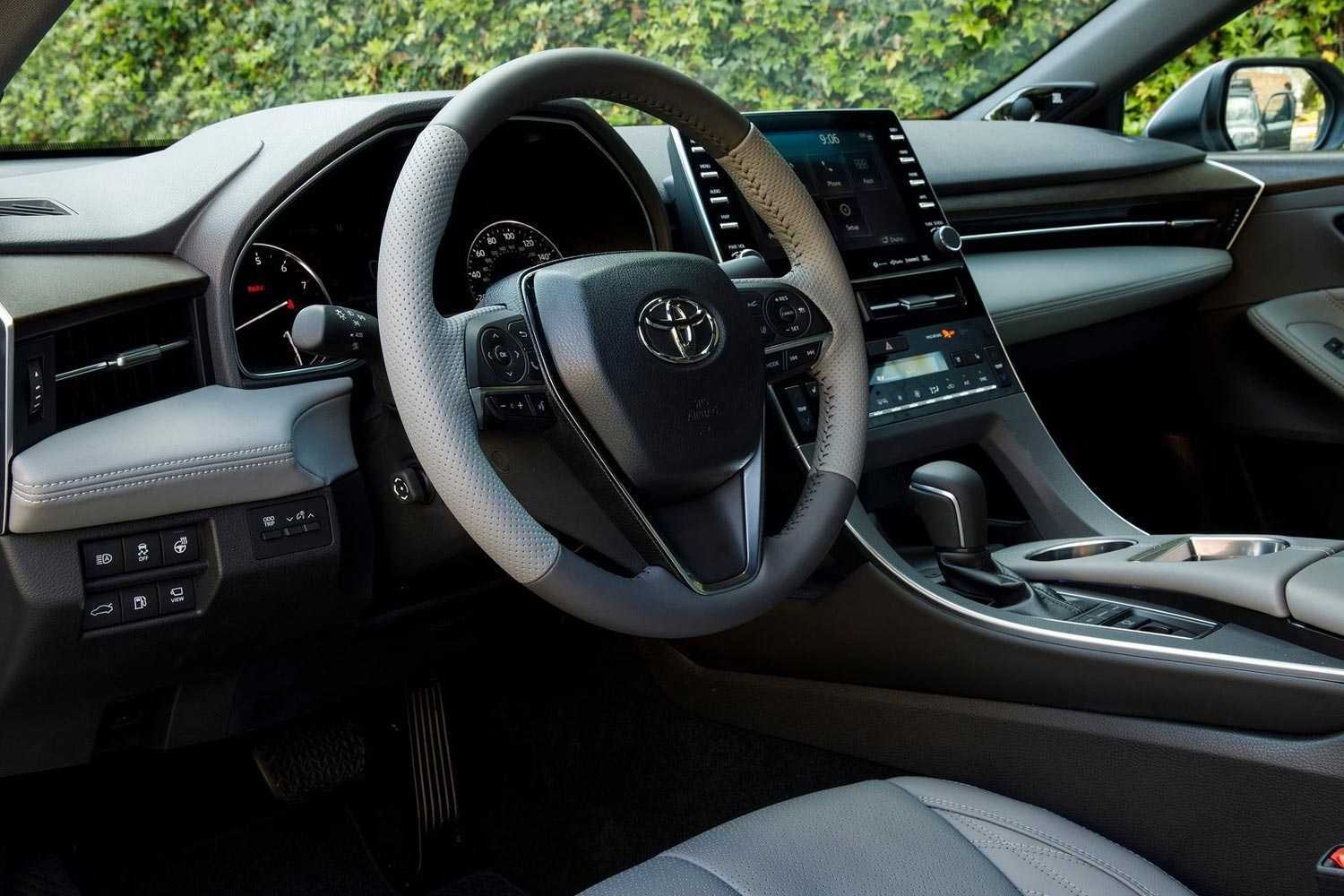 Комплектации и цены на новый toyota avalon 2019-2020 года, фото