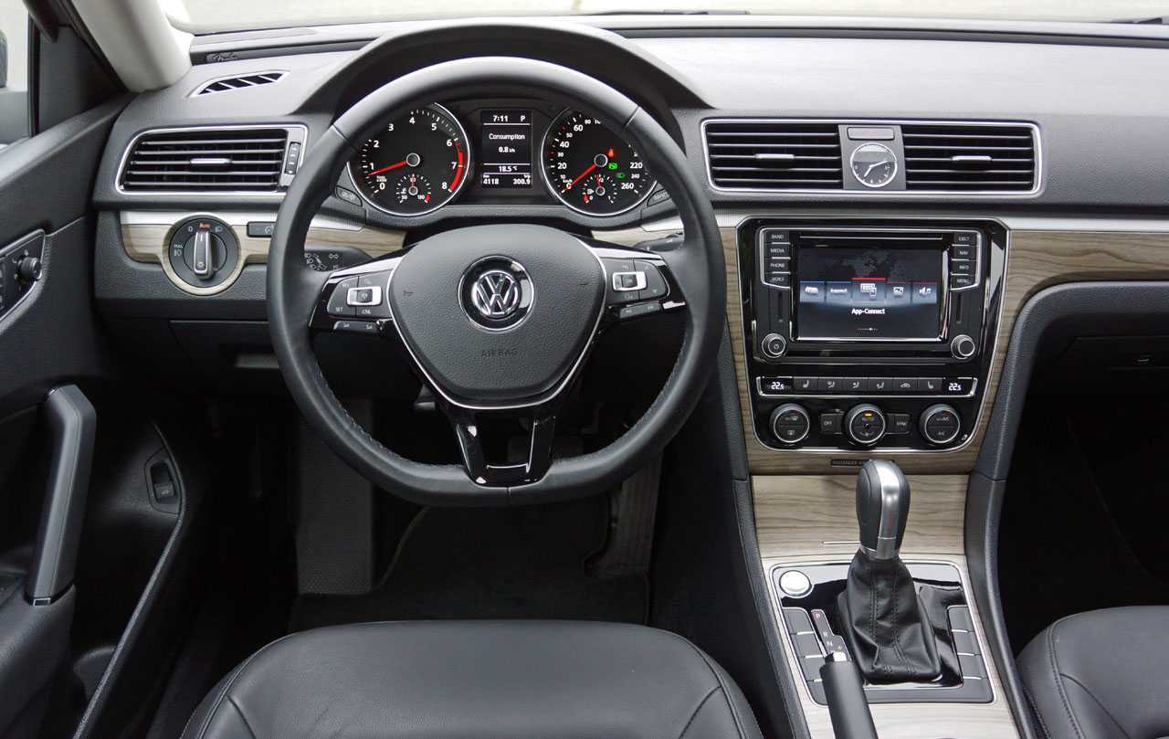 Б 7.1 1. Volkswagen Passat 1.8 TSI. VW Passat b6 1.8 TSI. Фольксваген Пассат ТСИ 1.8. Volkswagen Passat, b8 1.8 TSI DSG (180 Л.С.).