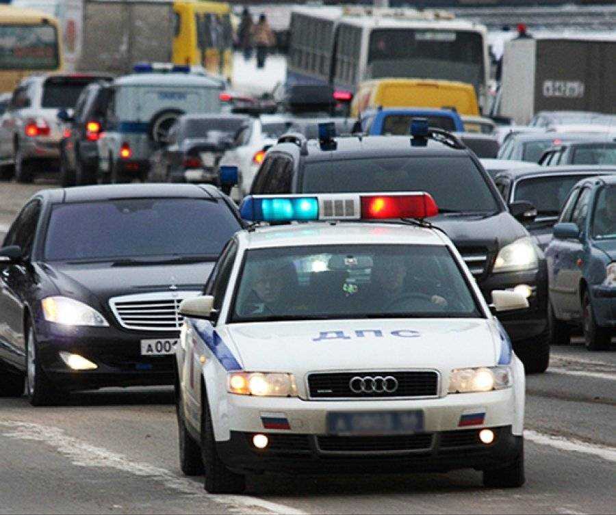 Проблесковый маячок – автомобиль мчится по экстренным делам!