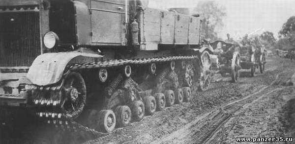 Необходимость в мощном артиллерийском тягаче была очевидна, поэтому советские разработчики сразу же приступили к созданию подобной техники, для того чтобы она поступила на вооружение армии и могла выполнять свои основные функции достаточно точно, помогая