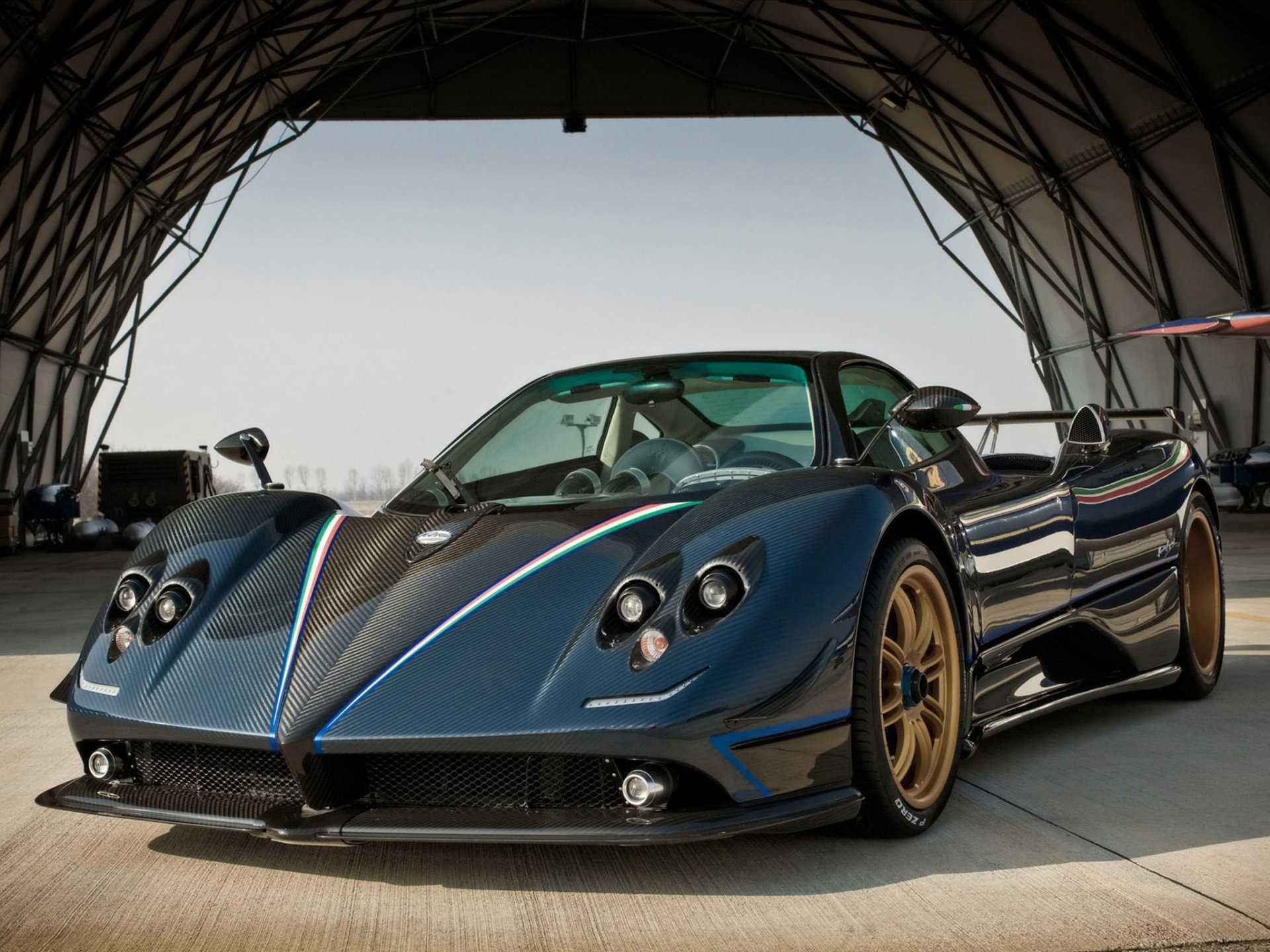 Самые красивые машины в мире: топ-10 невероятных авто на свете